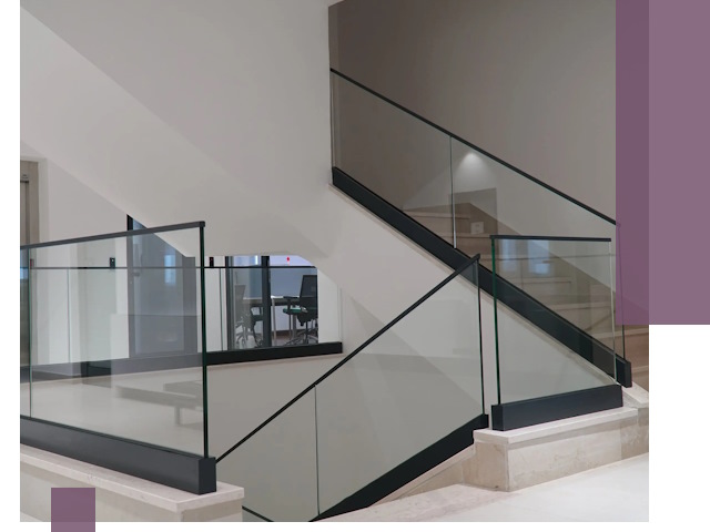 Стеклянные перила премиум-класса с установкой в Качканаре