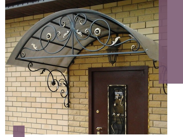 Изготовление козырьков из металла под ключ в Качканаре