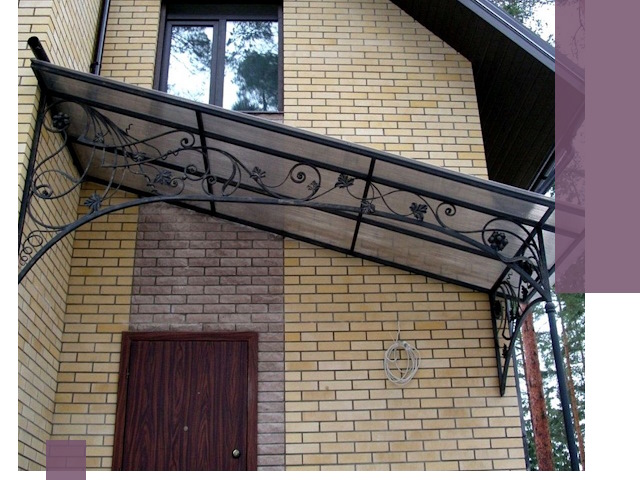 Односкатные козырьки из металла под ключ в Качканаре