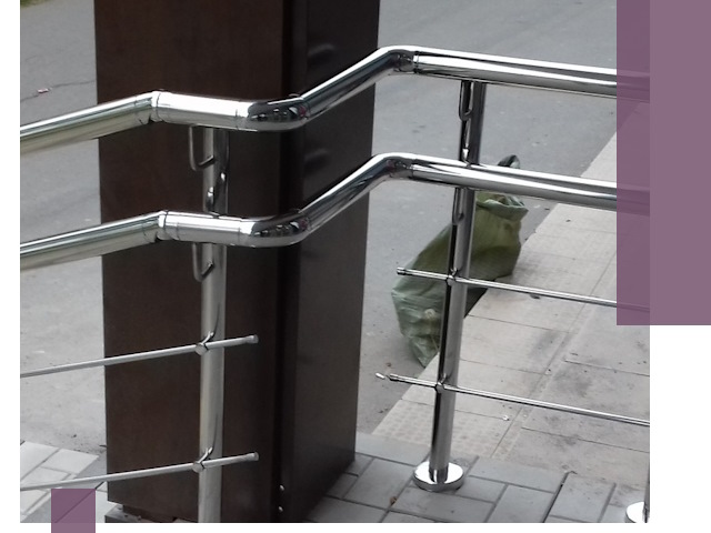 Монтаж поручней из нержавеющей стали в Качканаре качественно и быстро